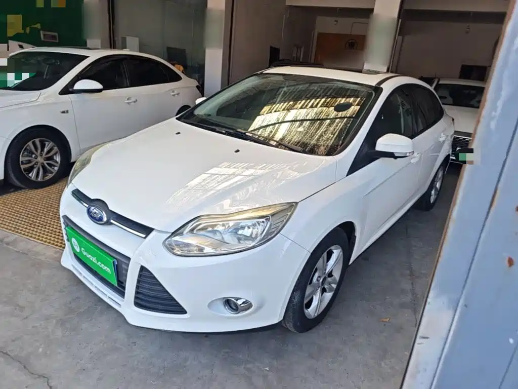 Ford Focus 2014 — фото 1