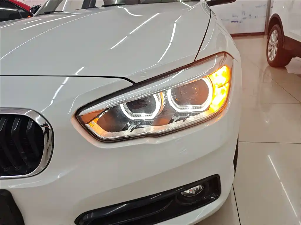 BMW 1 Series 2018 — фото 24
