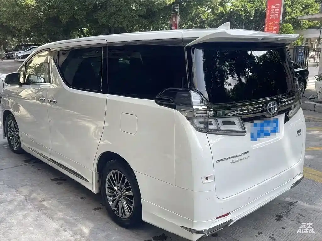 Toyota Vellfire 2021 — фото 6