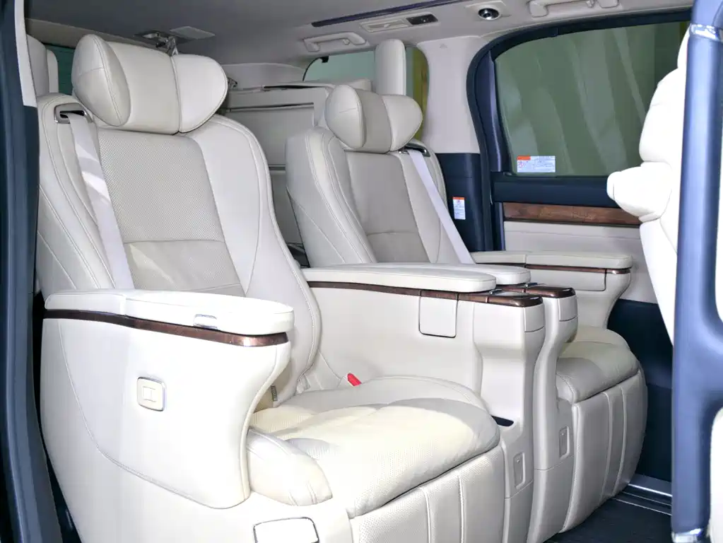 Toyota Alphard 2017 — фото 12