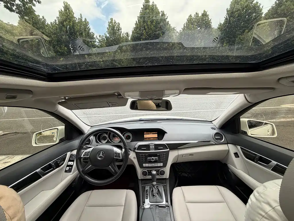 Mercedes-Benz C-Class 2012 — фото 17