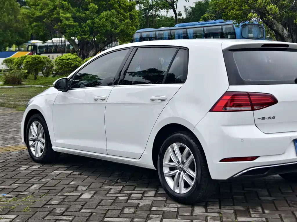 Volkswagen Golf 2018 — фото 22