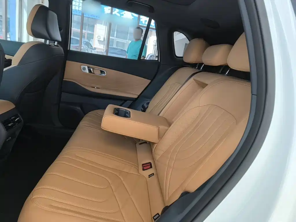 Geely Galaxy Starship 7 2025 — фото 17