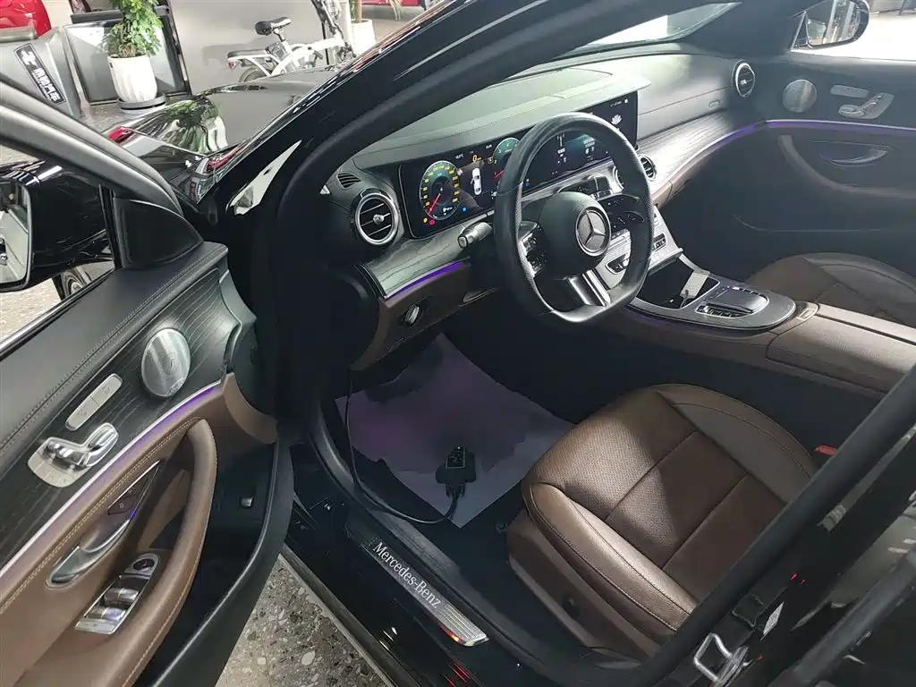 Mercedes-Benz E-Class 2020 — фото 12