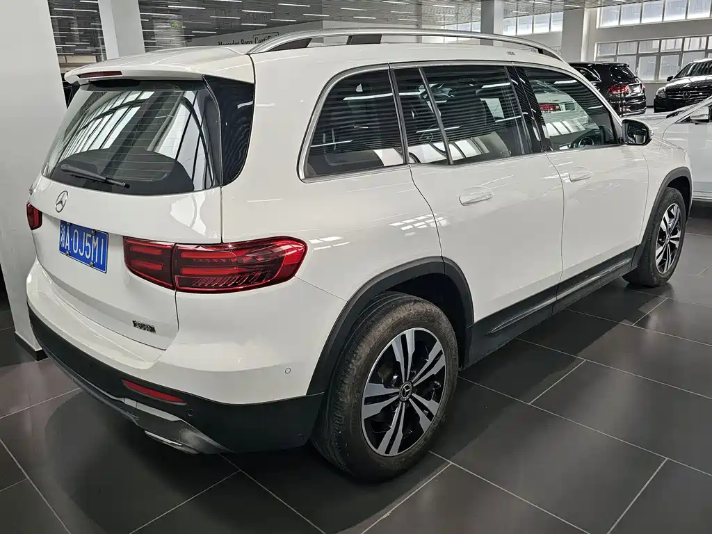 Mercedes-Benz GLB 2024