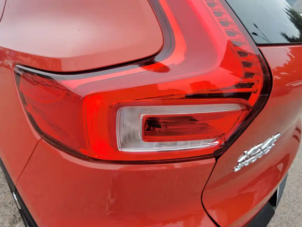 Volvo XC40 2020 — фото 22