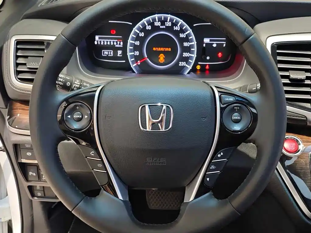 Honda Odyssey 2016 — фото 11