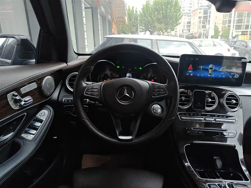 Mercedes-Benz GLC 2019 — фото 11