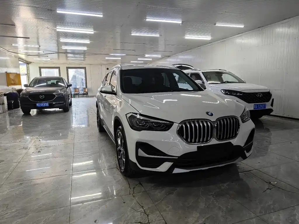 BMW X1 2022 — фото 3