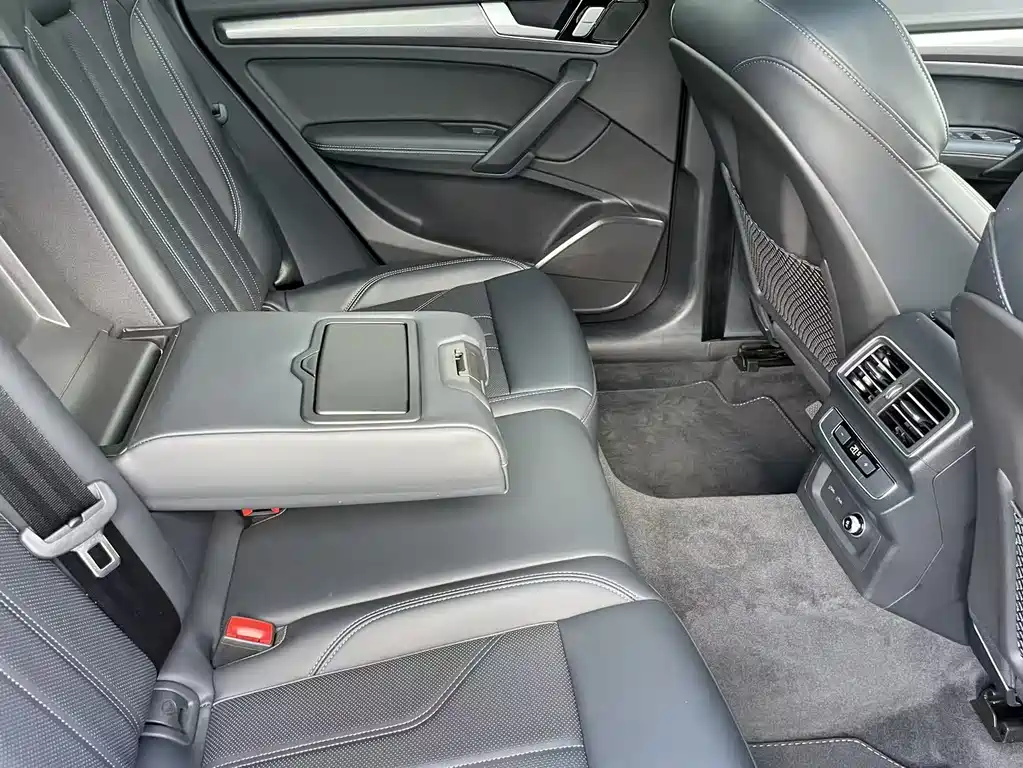Audi Q5L 2024 — фото 22