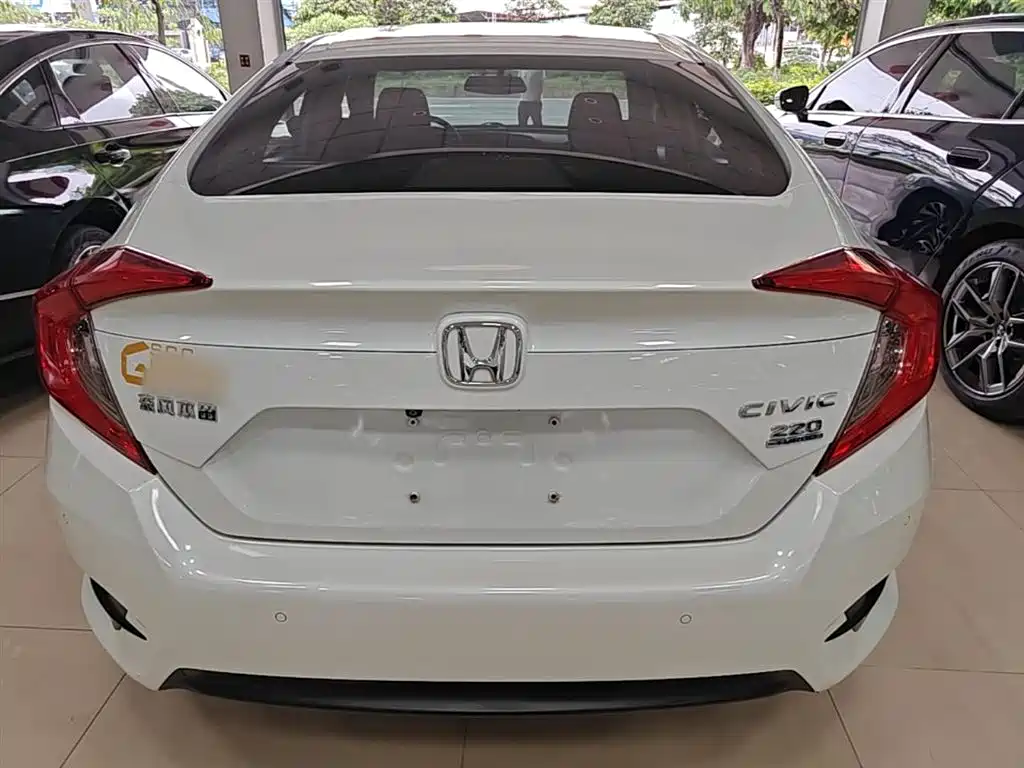 Honda Civic 2017 — фото 6