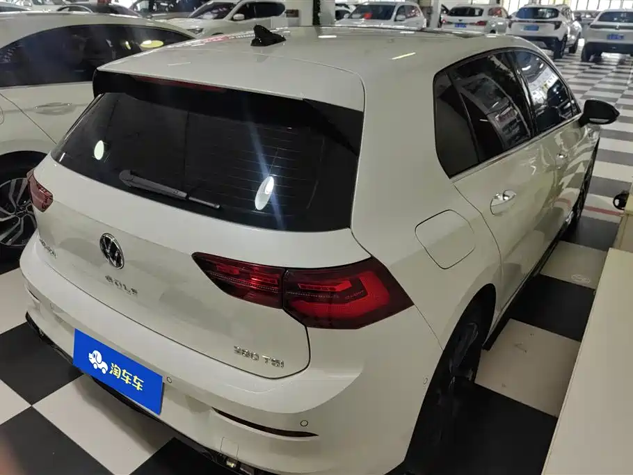Volkswagen Golf 2023