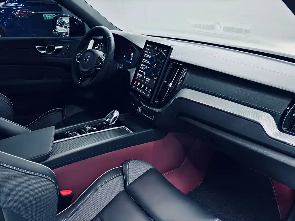 Volvo XC60 2025 — фото 15