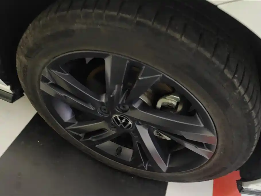 Volkswagen Golf 2023