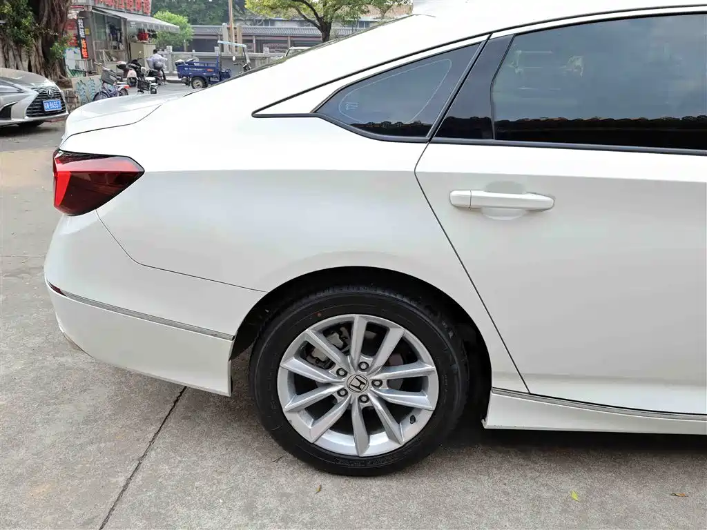 Honda Accord 2023 — фото 29