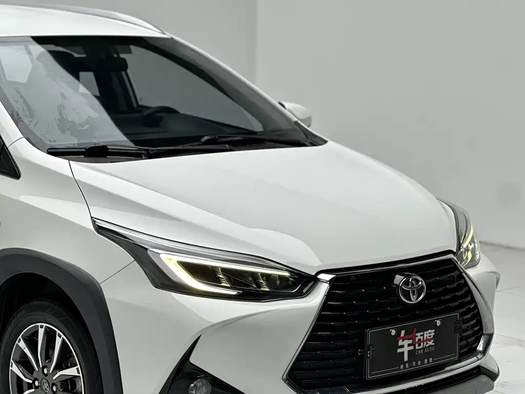 Toyota Yaris L 2020 — фото 11