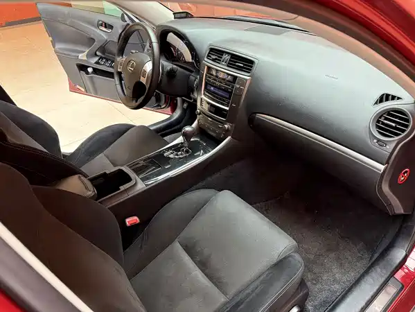 Lexus IS 2012