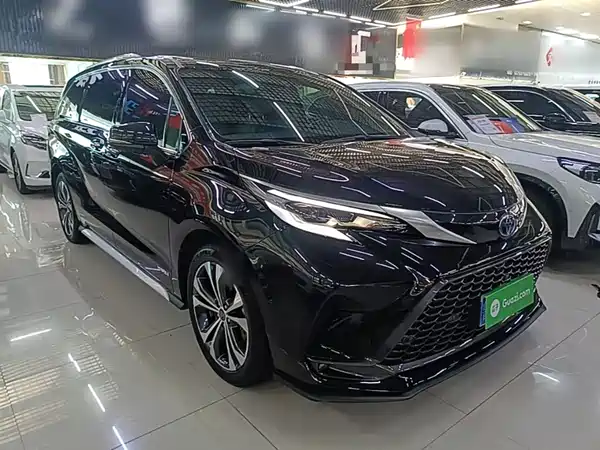 Toyota Granvia 2023