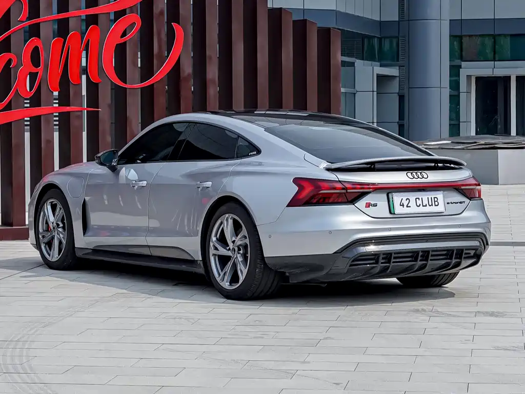 Audi e-tron GT 2024 — фото 7