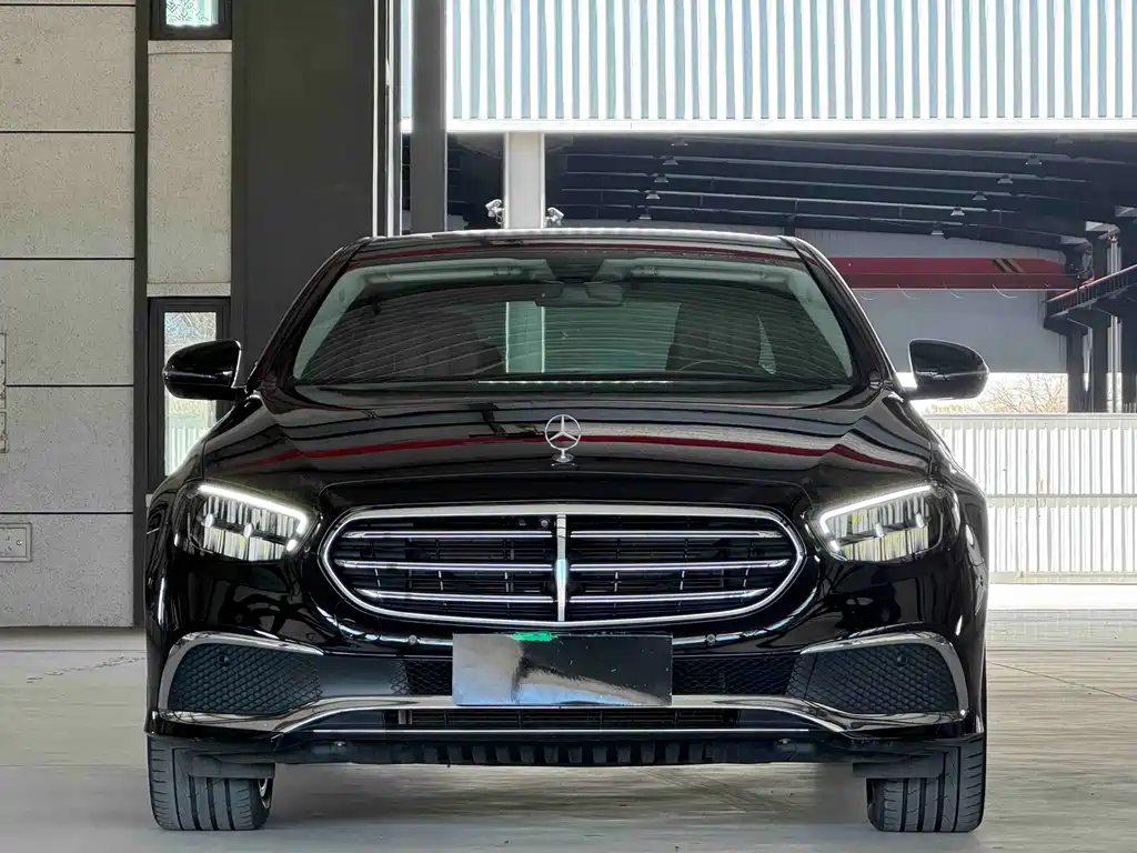 Mercedes-Benz E-Class 2023 — фото 2