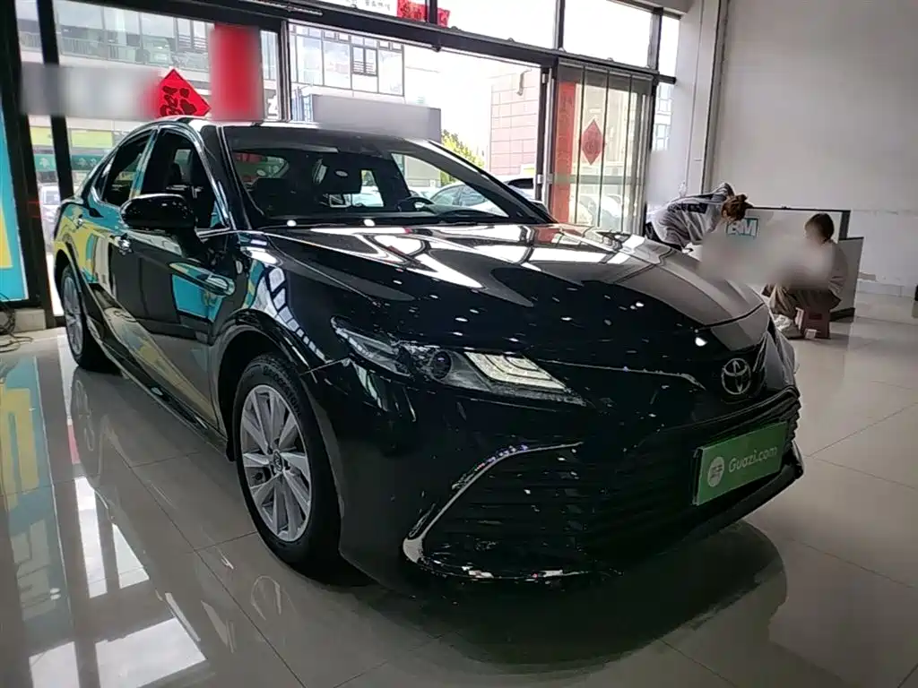 Toyota Camry 2022 — фото 4