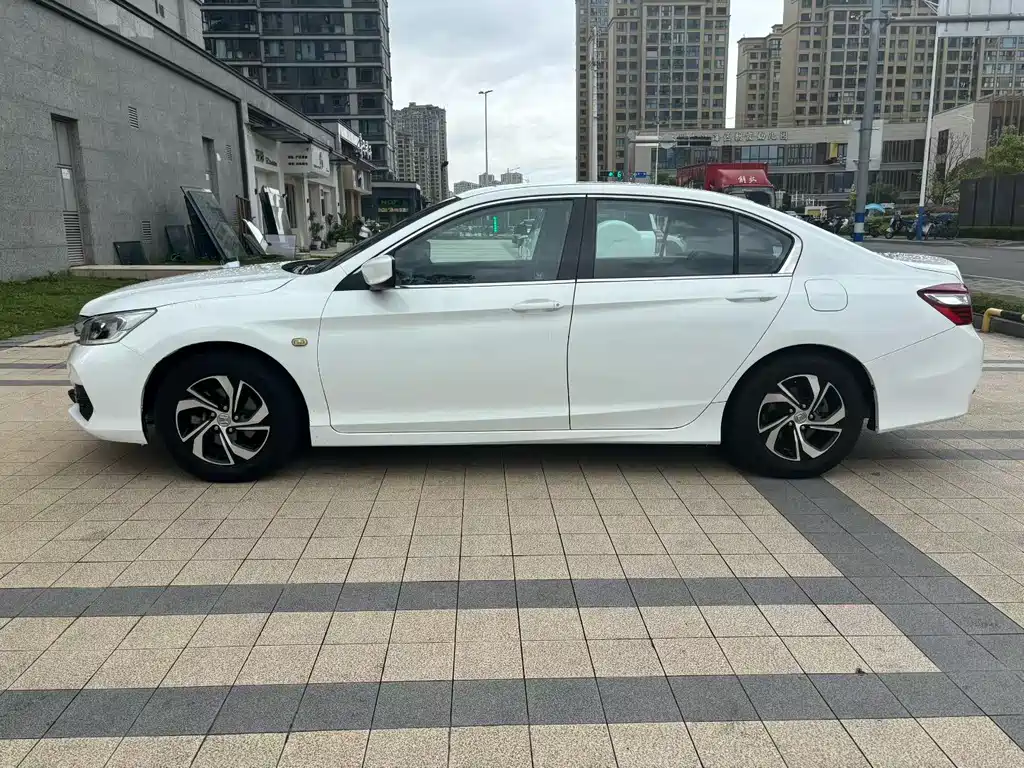 Honda Accord 2017 — фото 3