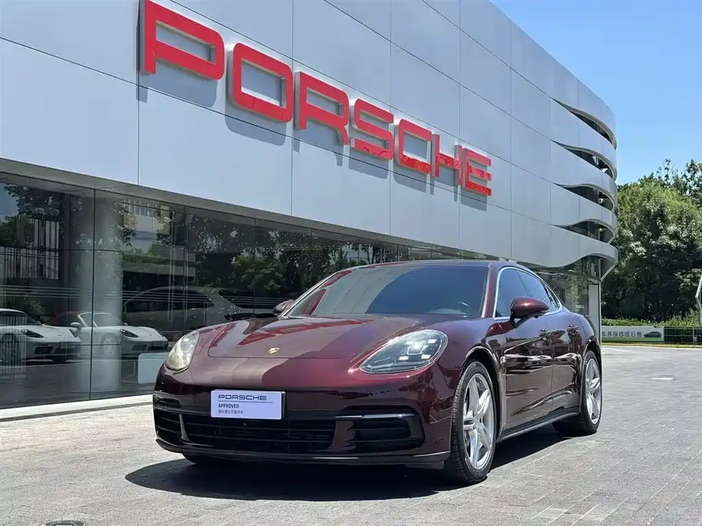 Porsche Panamera 2019 — фото 1