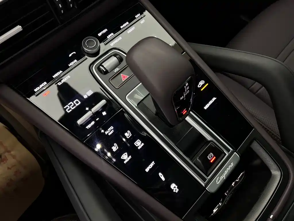 Porsche Cayenne 2022 — фото 13