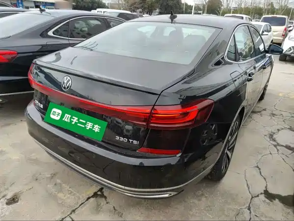 Volkswagen Passat 2022