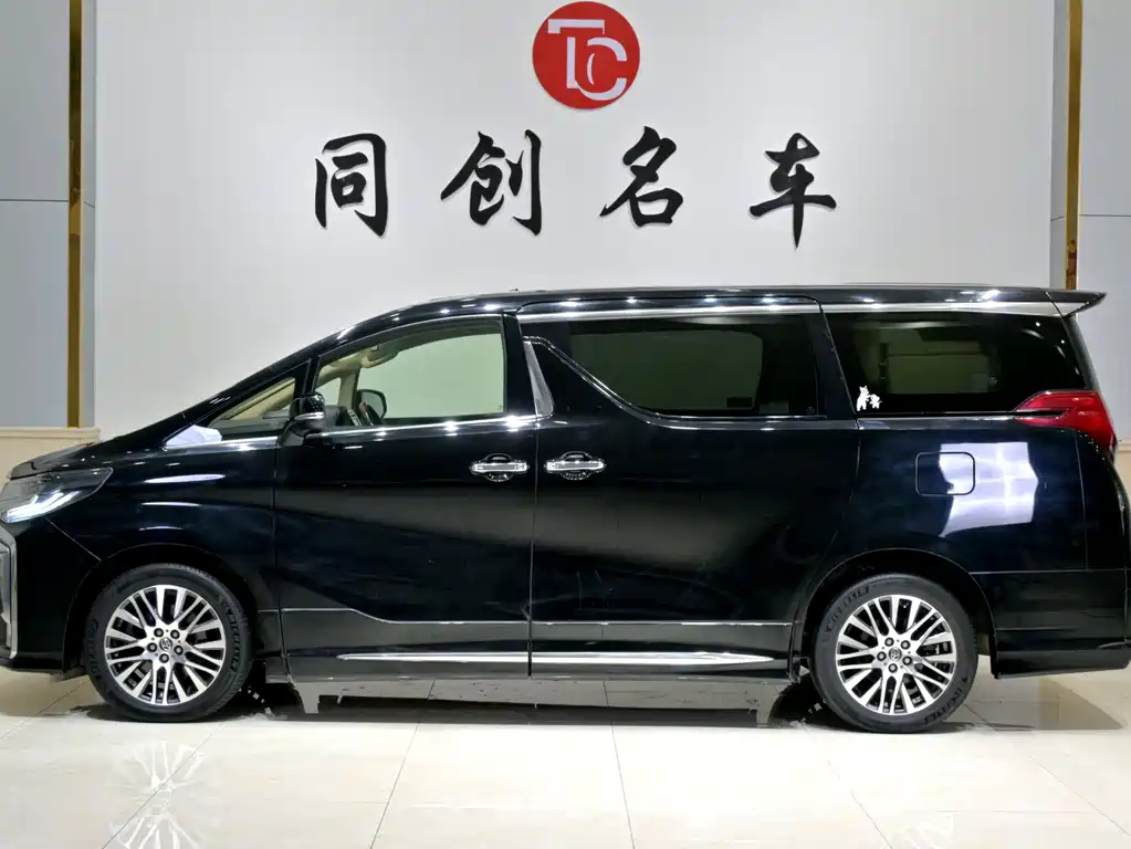 Toyota Alphard 2017 — фото 7