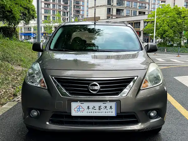 Nissan Sunny 2011
