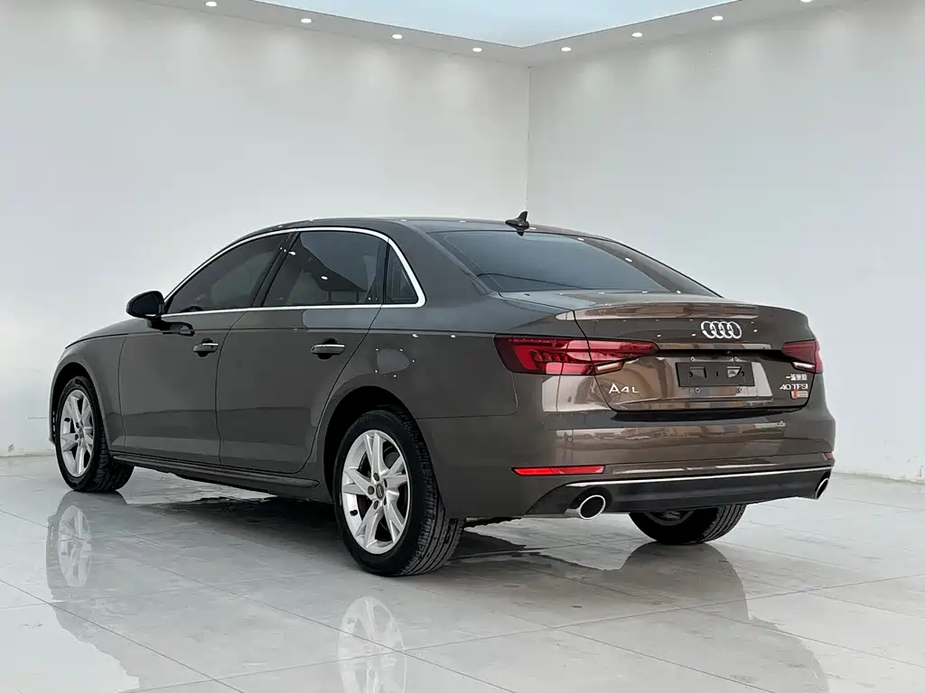 Audi A4L 2018 — фото 14