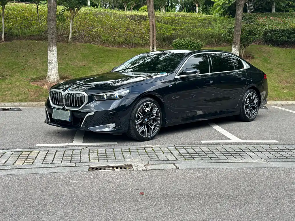 BMW 5 Series 2024