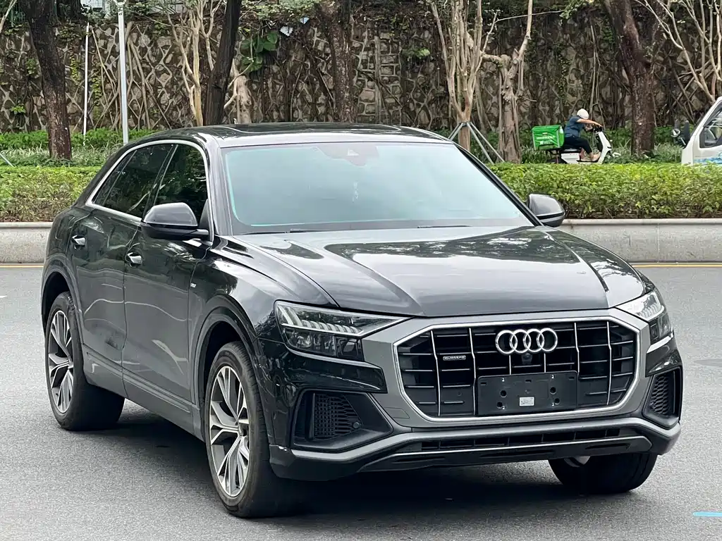 Audi Q8 2023 — фото 3