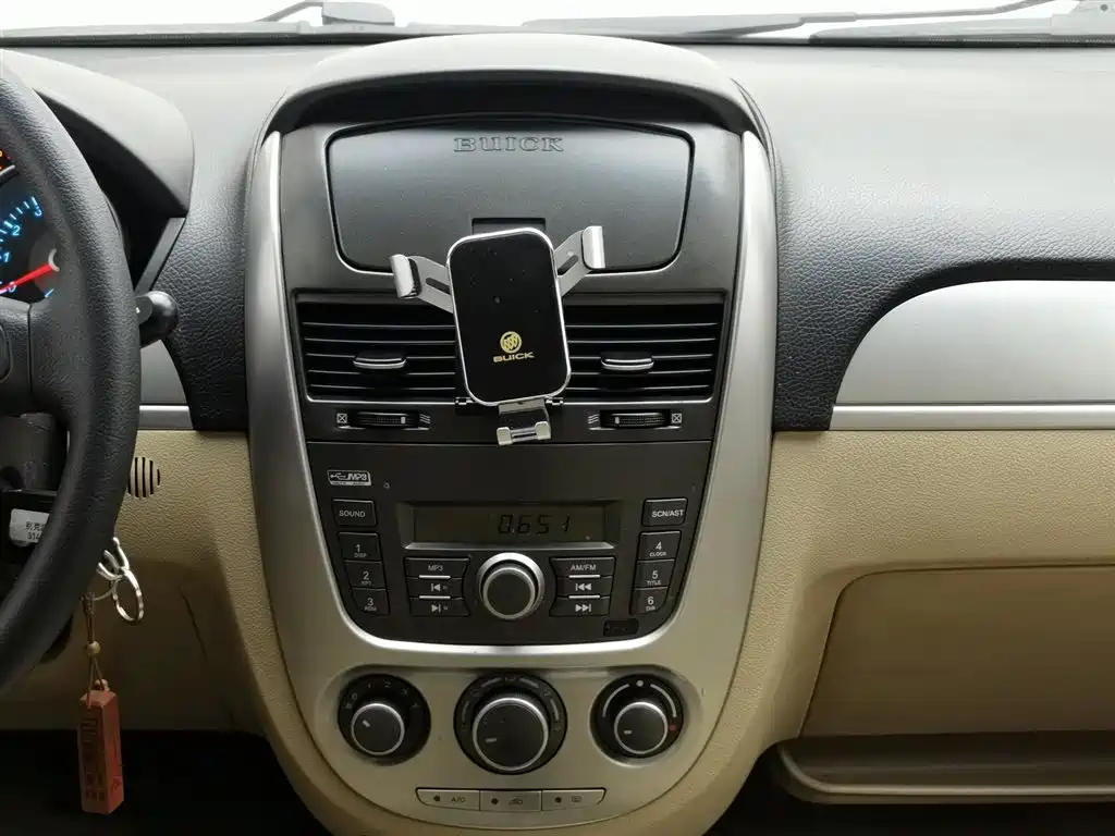 Buick Excelle 2013 — фото 12