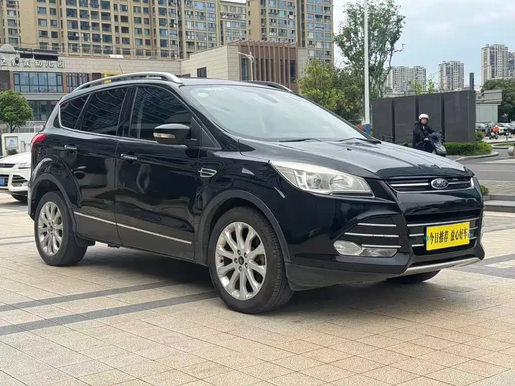 Ford Kuga 2015 — фото 9