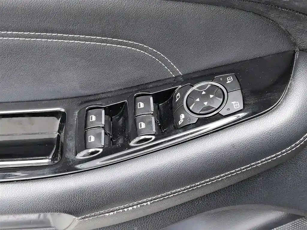 Ford Edge 2015 — фото 9
