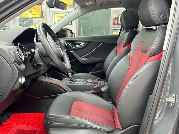 Audi Q2L 2020