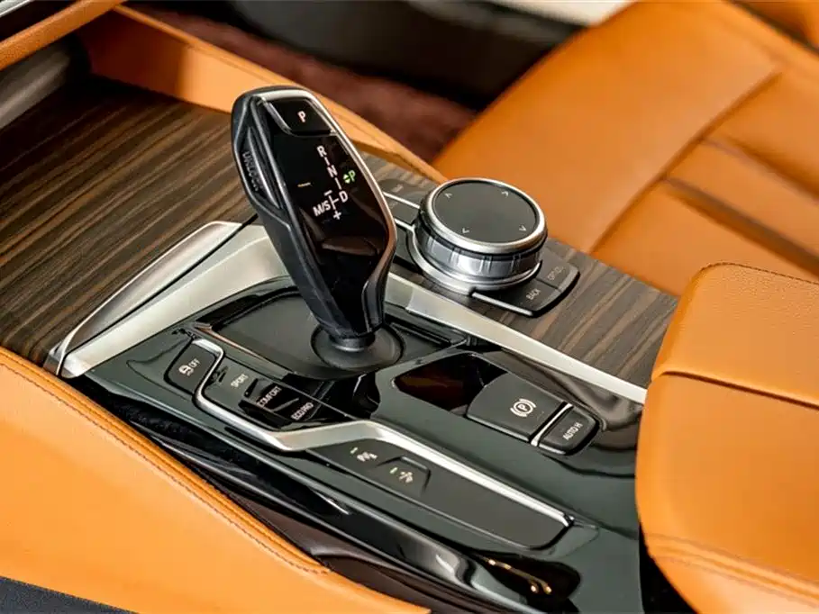 BMW 6 Series GT 2019 — фото 12