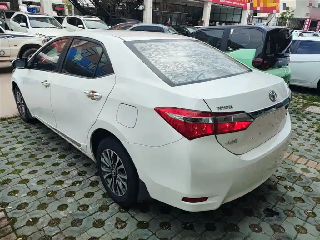 Toyota Corolla 2018 — фото 5