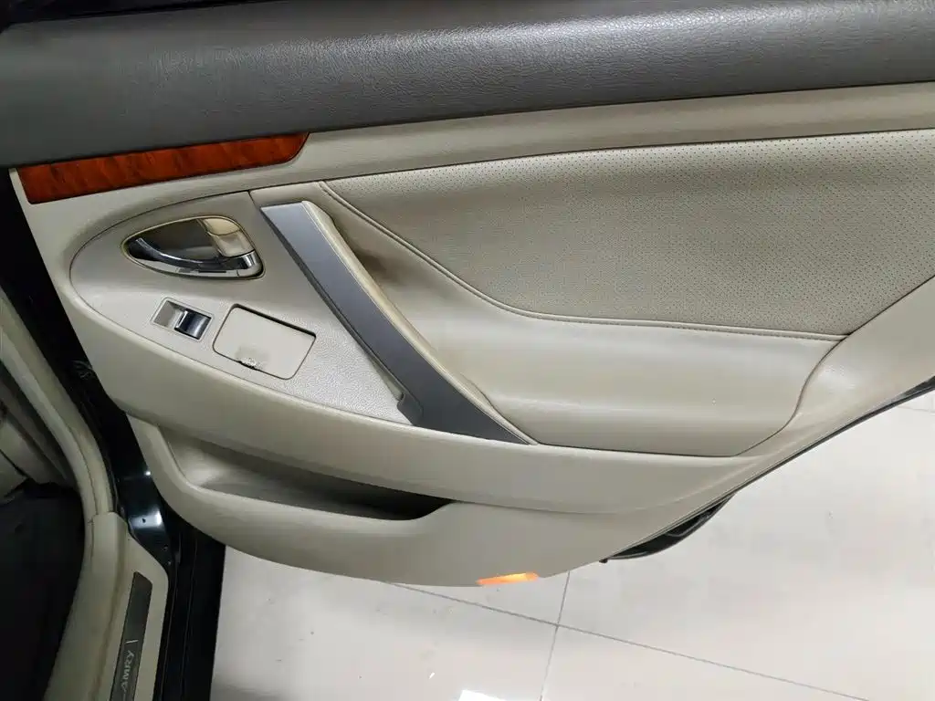 Toyota Camry 2008 — фото 24