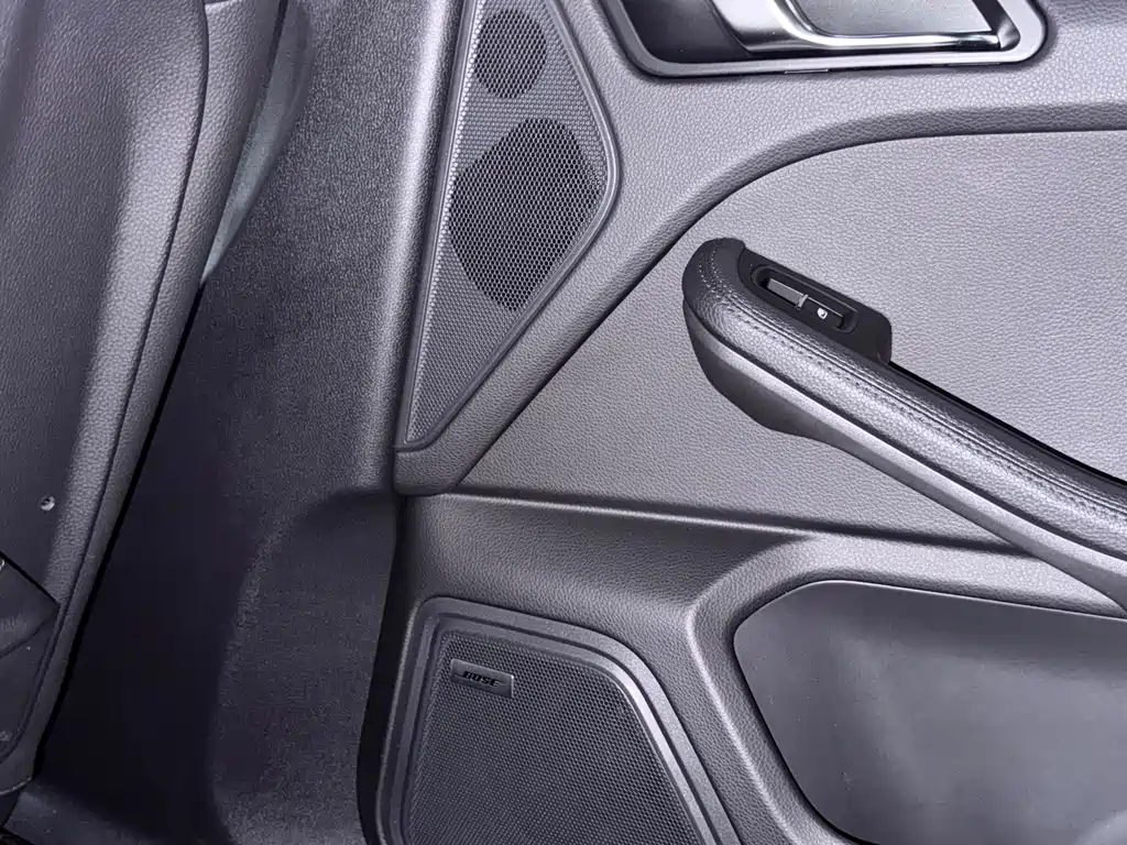 Porsche Macan 2021 — фото 44
