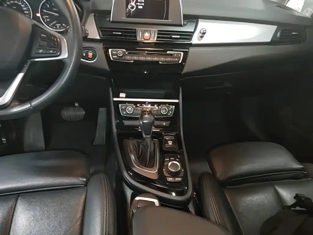 BMW 2 Series Station Wagon 2016 — фото 14