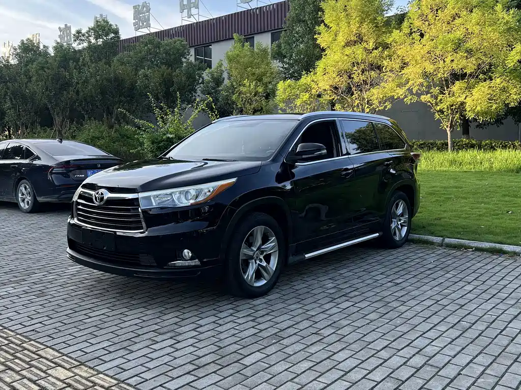 Toyota Highlander 2016 — фото 1