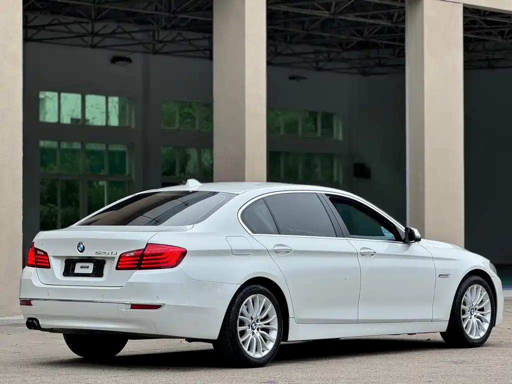 BMW 5 Series 2016 — фото 4