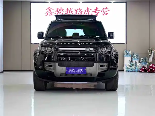Land Rover Defender 2025