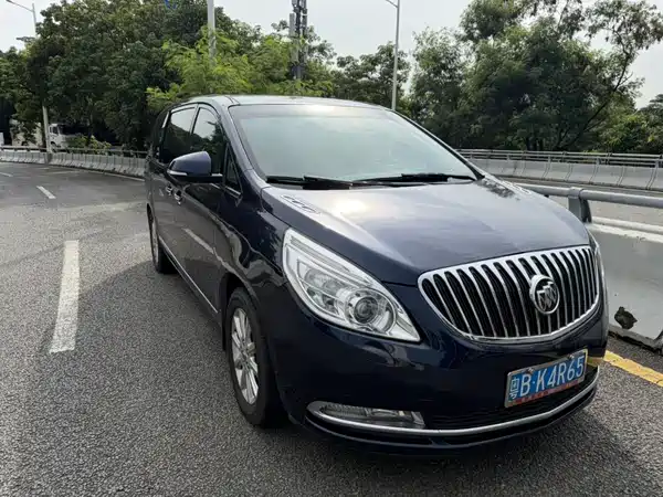 Buick GL8 2011