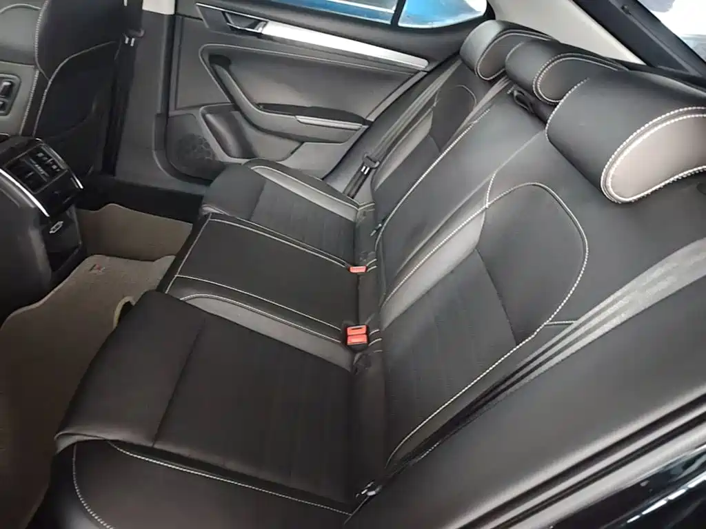 Skoda Superb 2020 — фото 17