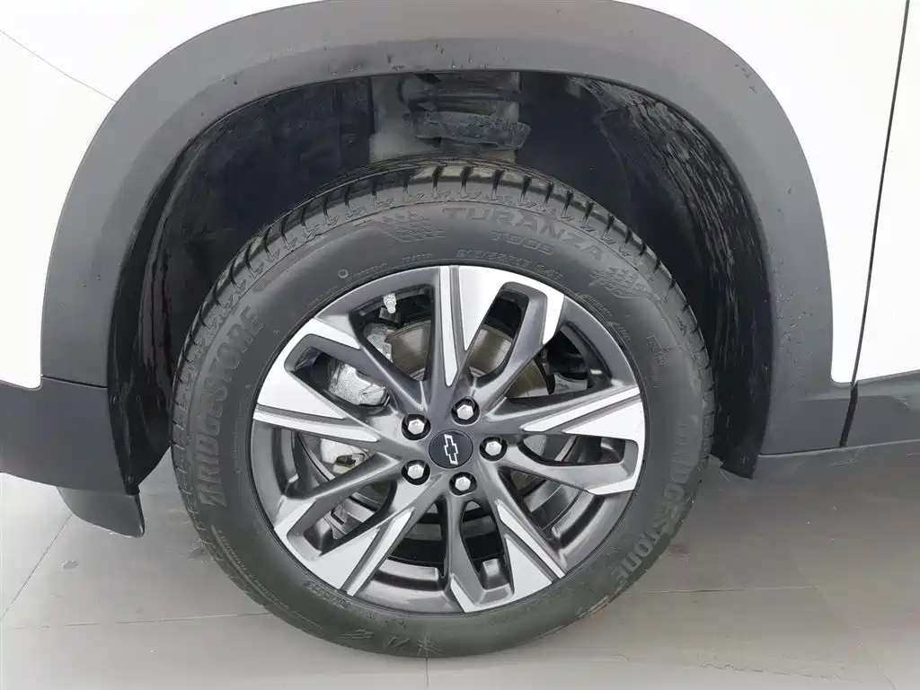 Chevrolet Trax 2023 — фото 17