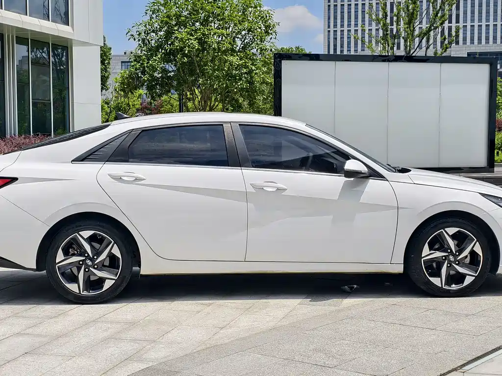 Hyundai Elantra 2021